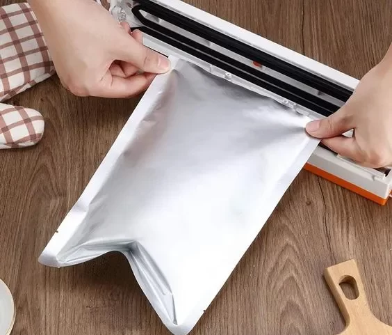 Sealing Plastic Packaging Bags